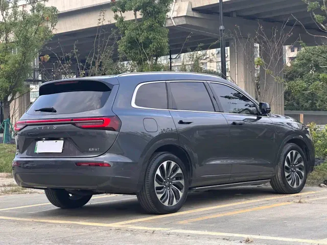 Aito M7 — Фото автомобиля 24