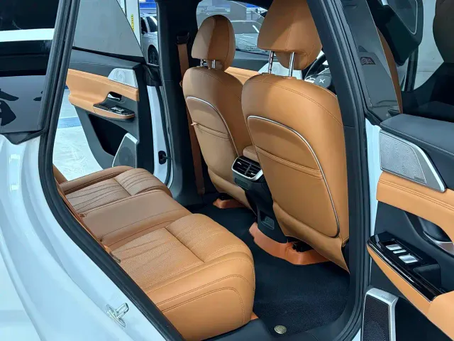 Xpeng G9 — Фото автомобиля 12
