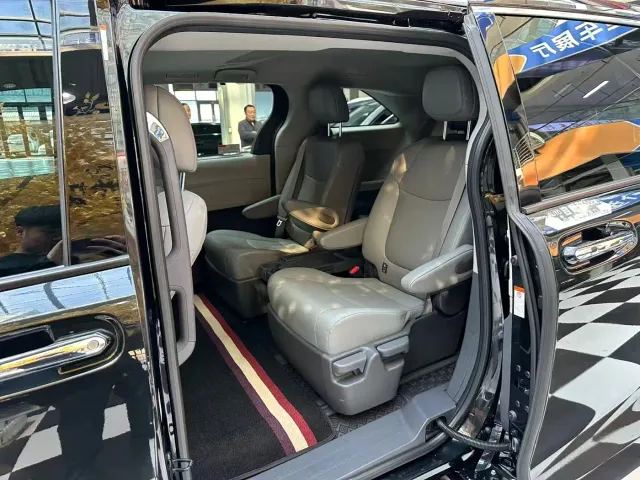 Toyota Granvia — Фото автомобиля 15