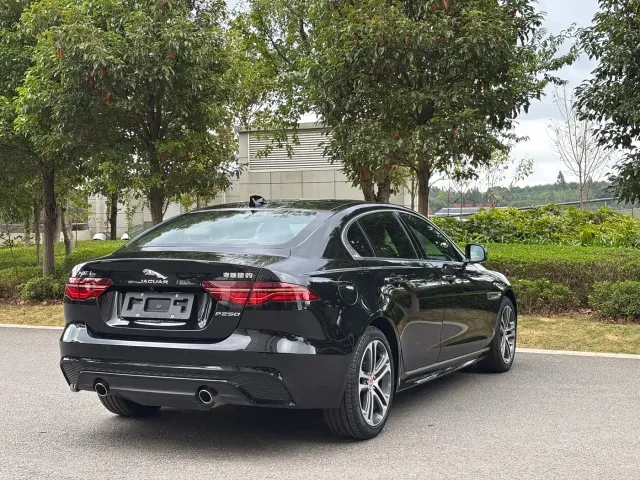 Jaguar XEL — Фото автомобиля 5