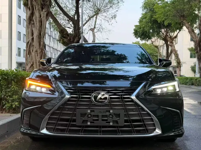 Lexus ES — Фото автомобиля 2