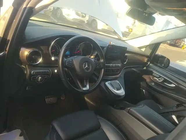 Mercedes-Benz V-Class — Фото автомобиля 9