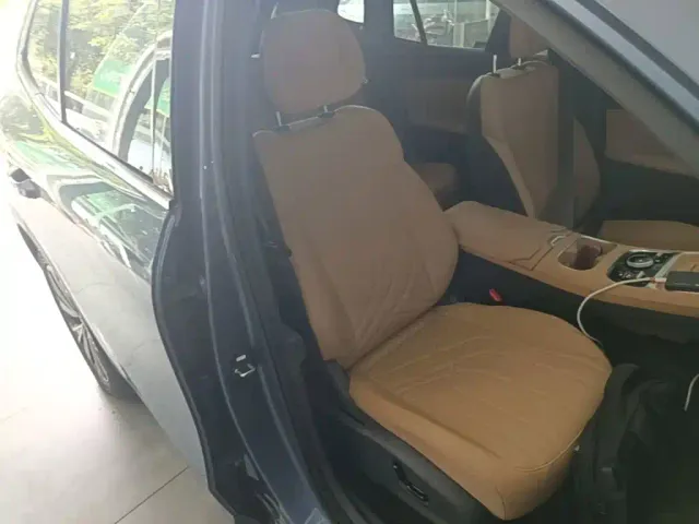 Geely Galaxy Starship 7 EM-i — Фото автомобиля 24