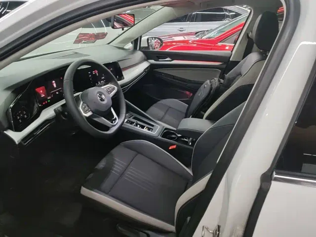 Volkswagen Golf — Фото автомобиля 14