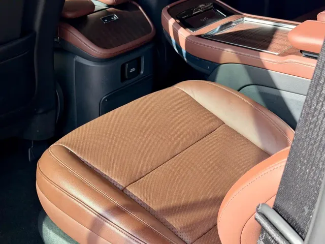 Lincoln Navigator — Фото автомобиля 23