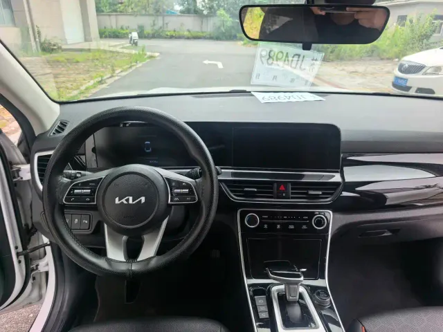 Kia Seltos — Фото автомобиля 7