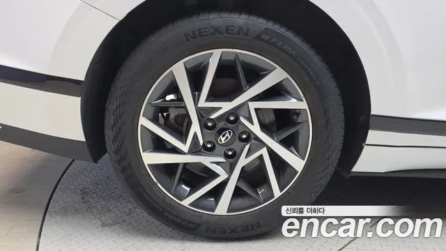 Hyundai Grandeur GN7 — Фото автомобиля 5