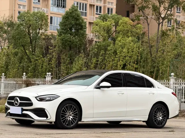 Фотография автомобиля — Mercedes-Benz C-Class