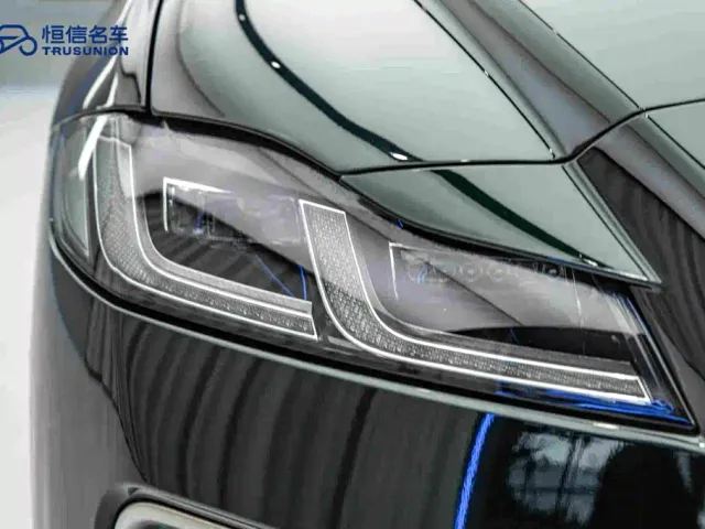 Jaguar XFL — Фото автомобиля 10
