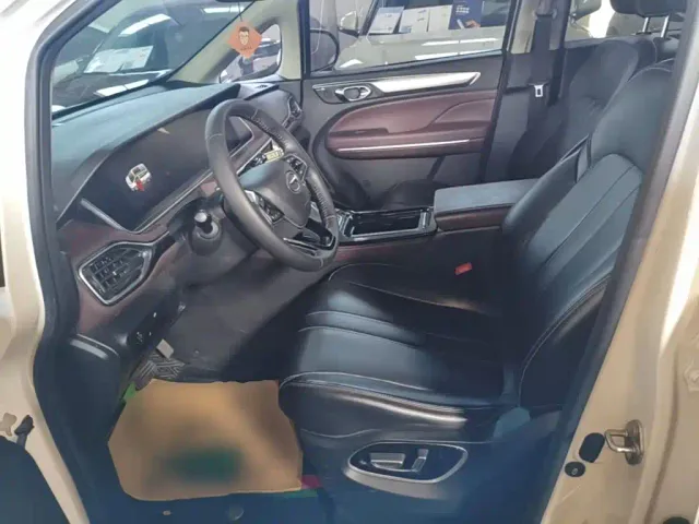GAC Trumpchi M6 — Фото автомобиля 14