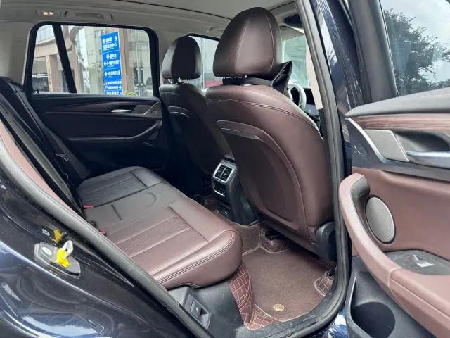 BMW X3 — Фото автомобиля 12