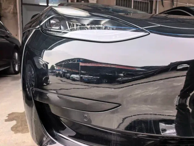 Tesla Model 3 — Фото автомобиля 4
