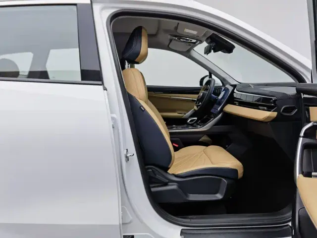 Geely Boyue L — Фото автомобиля 23