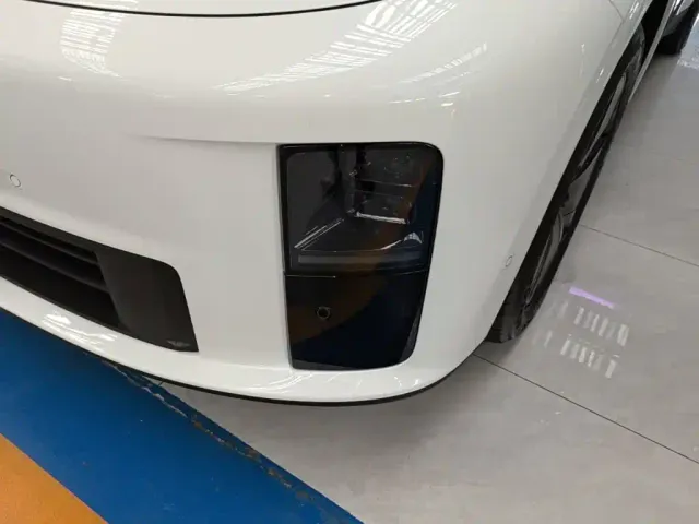 Li Auto i6 — Фото автомобиля 23