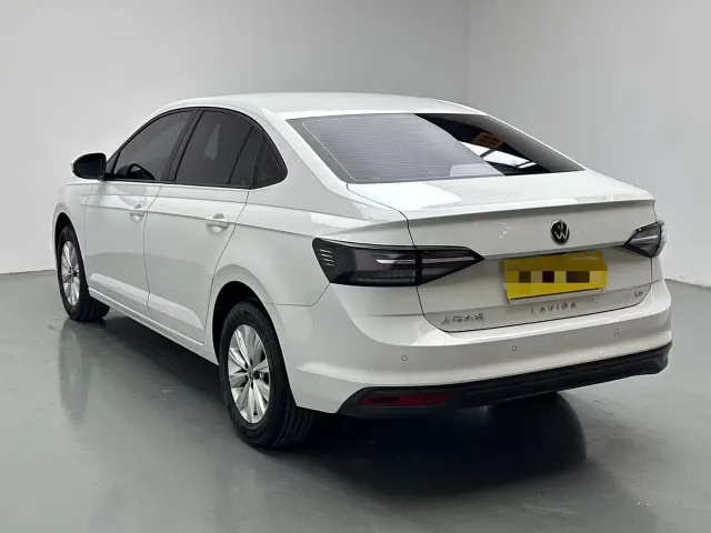 Volkswagen Lavida — Фото автомобиля 7
