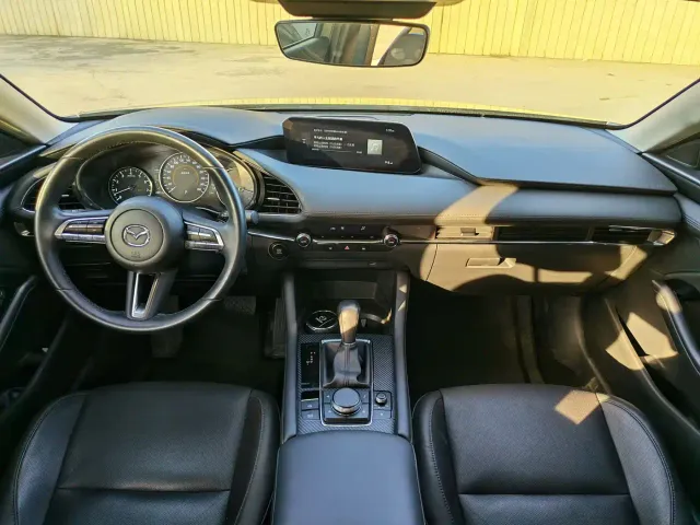 Mazda Axela — Фото автомобиля 8