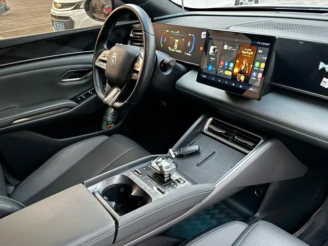 BYD Qin L — Фото автомобиля 14