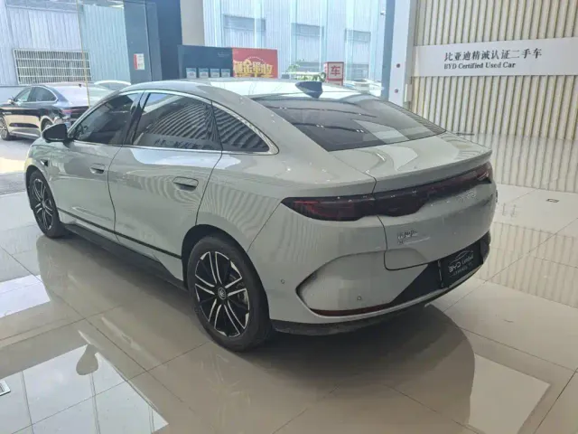 BYD Qin L 2025 Model EV 545KM Excellence Edition — Фото автомобиля 12
