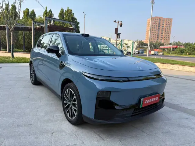 Leapmotor B10 — Фото автомобиля 3