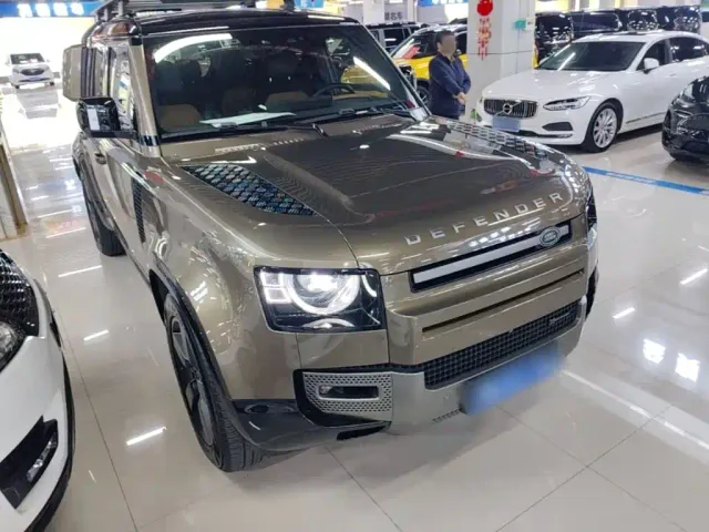 Land Rover Defender — Фото автомобиля 3
