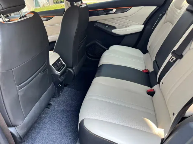 Dongfeng Yixuan MAX — Фото автомобиля 8