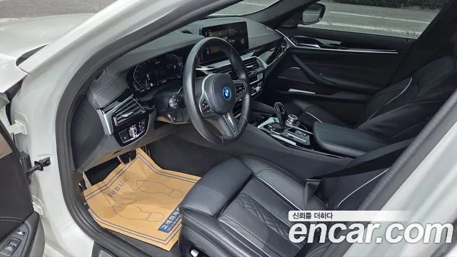 BMW 5-Series 5 серия (G30) — Фото автомобиля 10