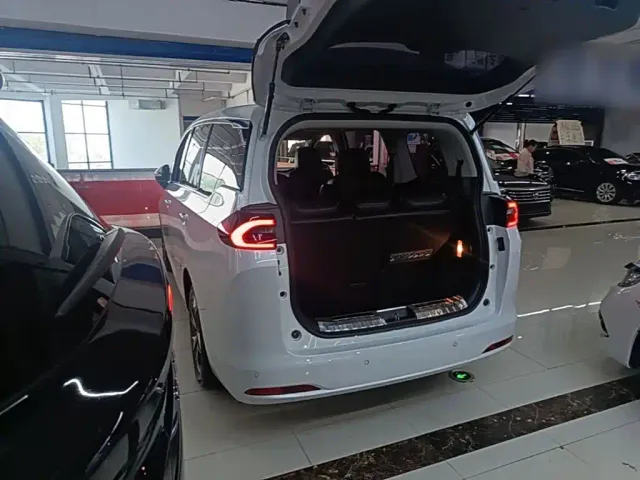 GAC Trumpchi M6 — Фото автомобиля 4