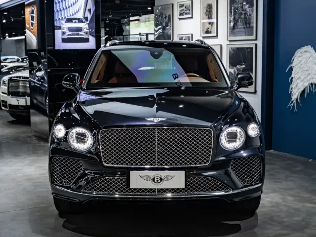 Bentley Bentayga — Фото автомобиля 2