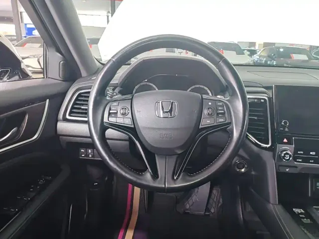 Honda UR-V — Фото автомобиля 10