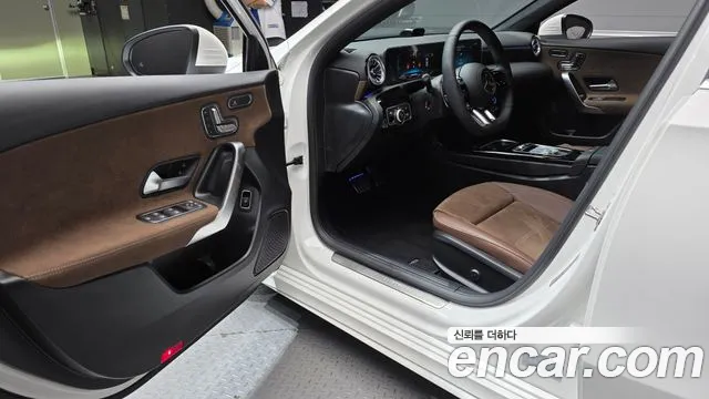 Mercedes-Benz A-Class W177 — Фото автомобиля 15