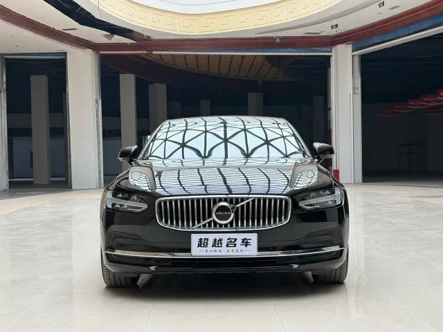 Volvo S90 — Фото автомобиля 2
