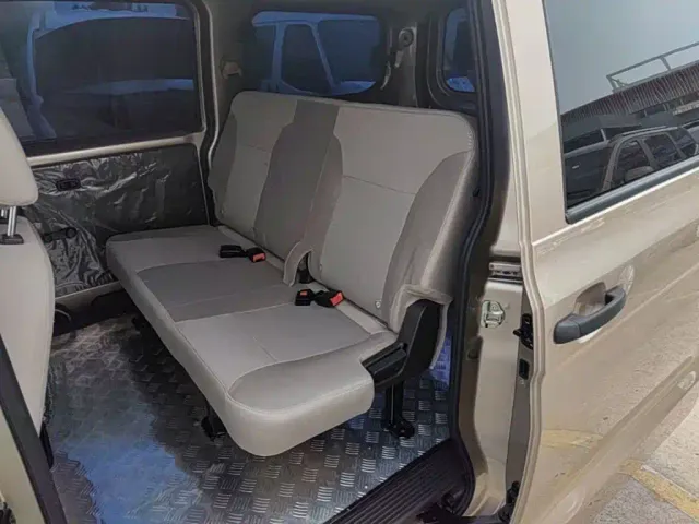 Wuling Hongguang V — Фото автомобиля 16