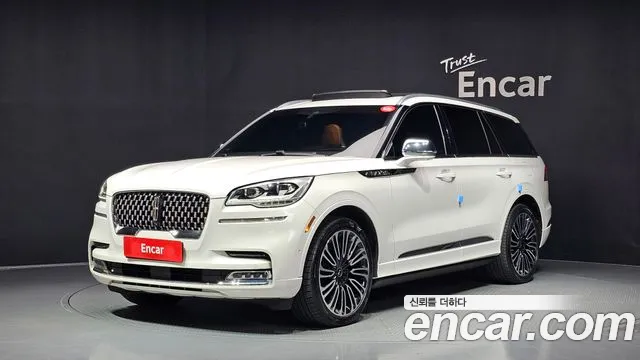 Фотография автомобиля — Lincoln Aviator