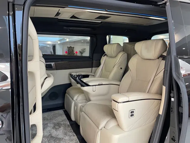 Toyota Vellfire — Фото автомобиля 12