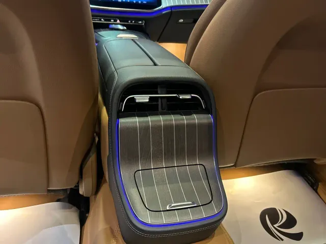 Mercedes-Benz E-Class — Фото автомобиля 20