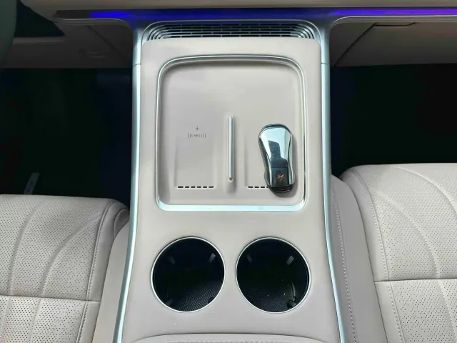 Xpeng G9 — Фото автомобиля 16