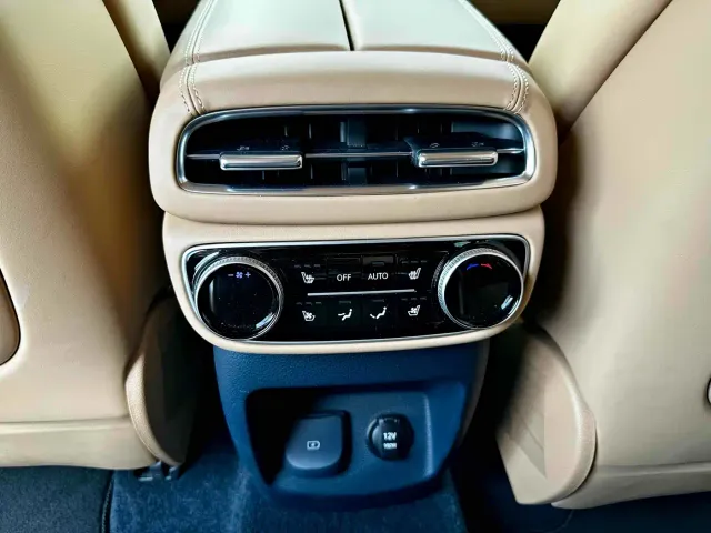 Genesis GV80 — Фото автомобиля 16