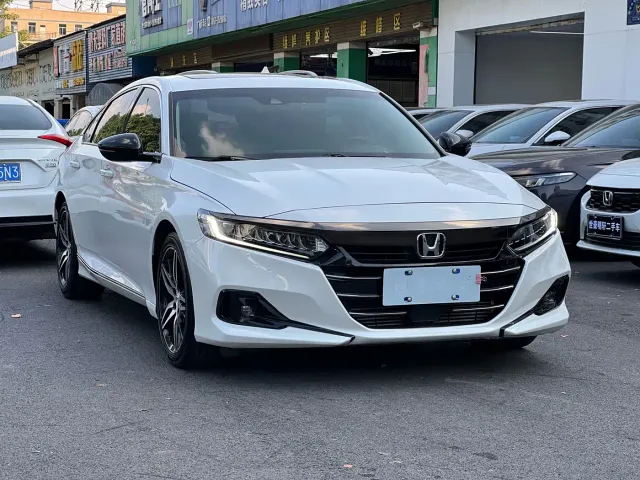Honda Accord — Фото автомобиля 3