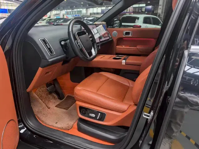 Li Auto L8 — Фото автомобиля 2