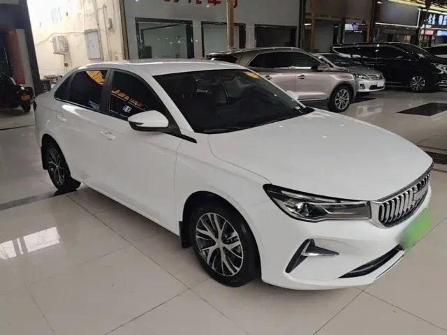 Geely Emgrand — Фото автомобиля 3