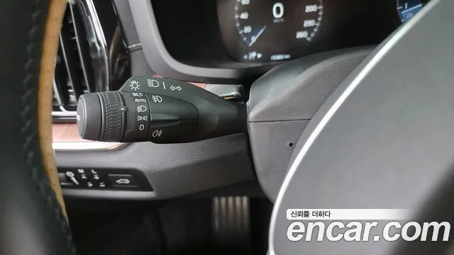 Вольво V60 — Фото автомобиля 27