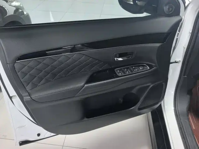 Mitsubishi Outlander — Фото автомобиля 7