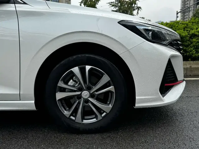 Changan Eado — Фото автомобиля 21