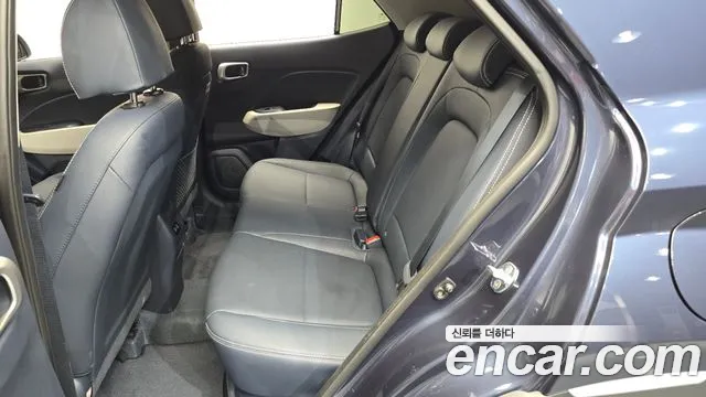 Hyundai Venue — Фото автомобиля 11
