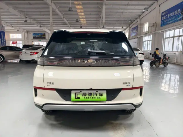 BYD Sealion 05 EV — Фото автомобиля 5