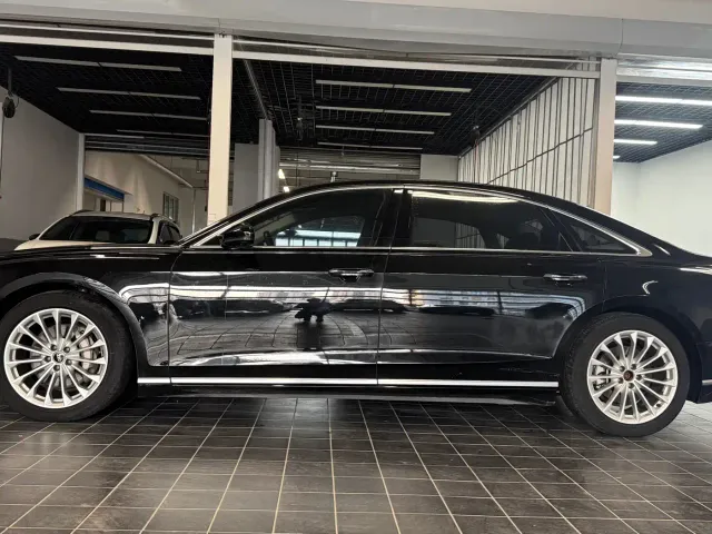 Audi A8 — Фото автомобиля 3