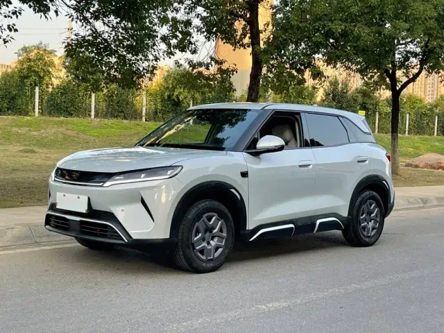 BYD Yuan UP — Фото автомобиля 2