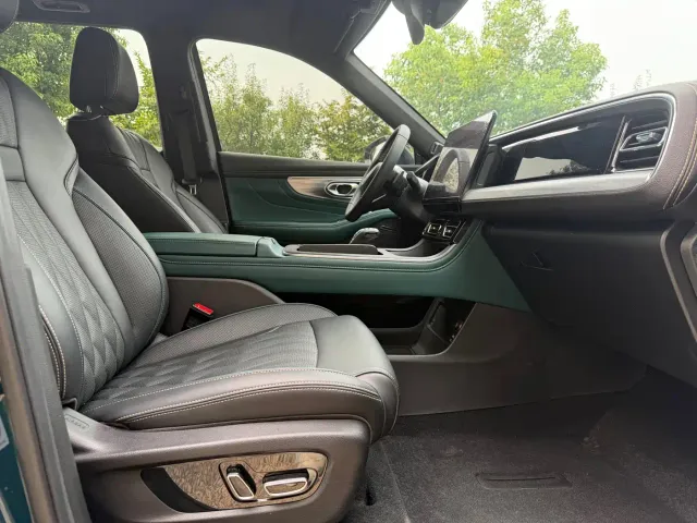 GAC Trumpchi GS8 — Фото автомобиля 14
