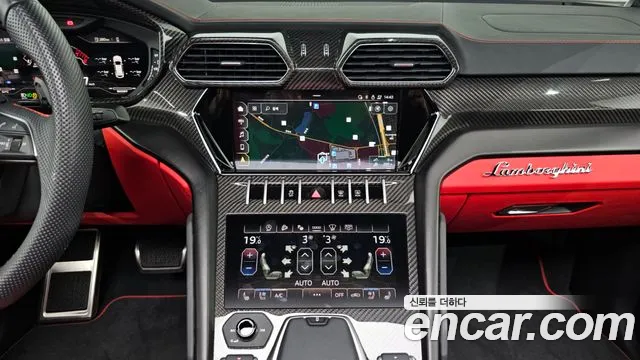 Lamborghini Urus — Фото автомобиля 12