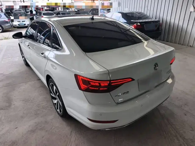 Volkswagen Sagitar — Фото автомобиля 4